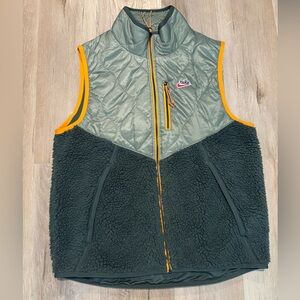 Nike Insulated Sherpa Vest